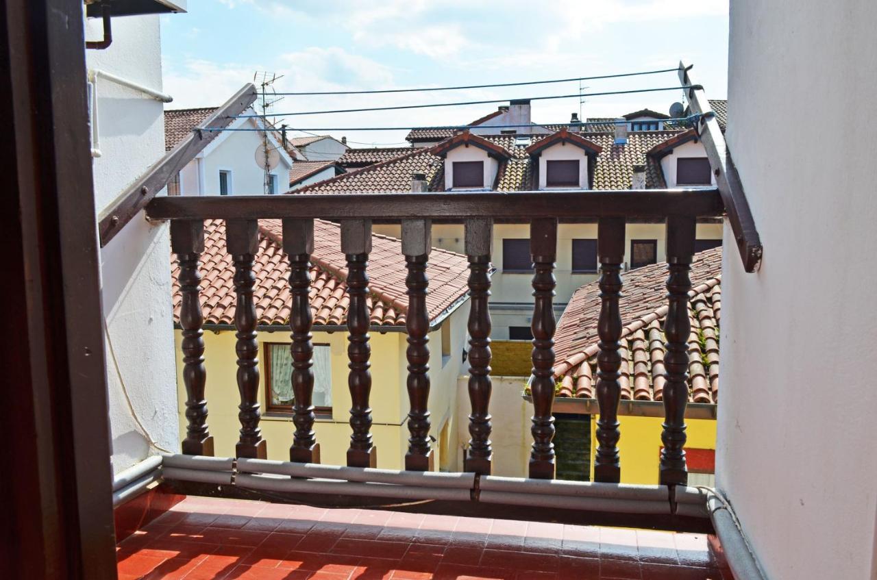 Apartamento El Corro: Con Parking En Pleno Centro De Comillas Εξωτερικό φωτογραφία
